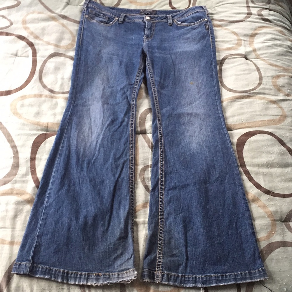 Silver Jeans Co Flared Jeans size 33